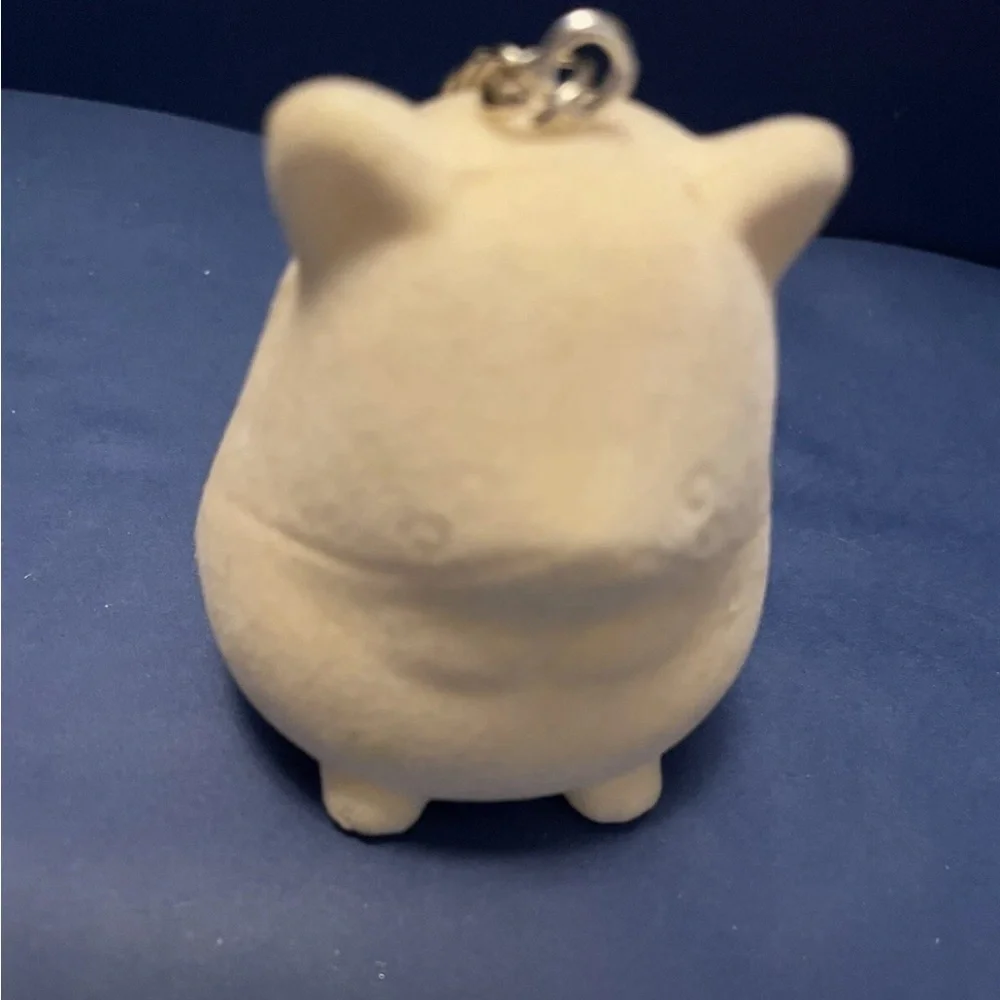 Adorable squishy keychain cat​
